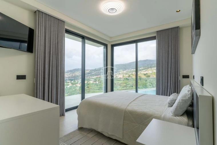 Moradia T3 para Venda em Arco da Calheta Foto 14