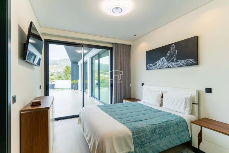 Moradia T3 para Venda em Arco da Calheta Foto 11