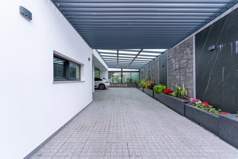 Moradia T3 para Venda em Arco da Calheta Foto 2