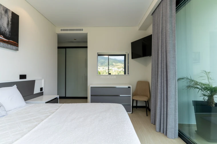 Moradia T3 para Venda em Arco da Calheta Foto 19