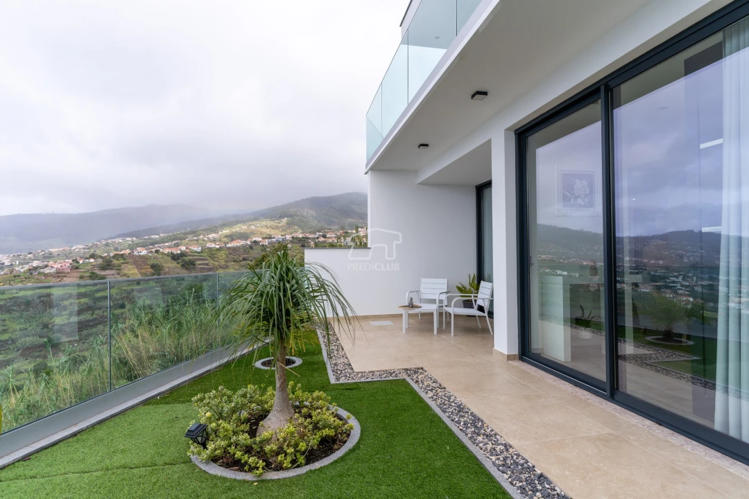 Moradia T3 para Venda em Arco da Calheta Foto 37