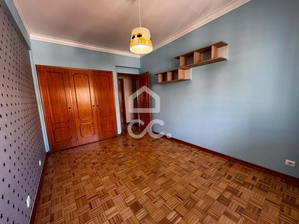 Apartamento T3 para Arrendamento em Loures Foto 22