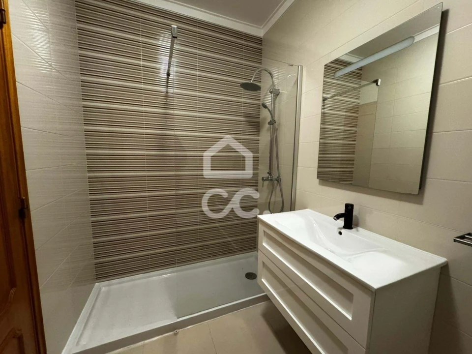 Apartamento T3 para Arrendamento em Loures Foto 14