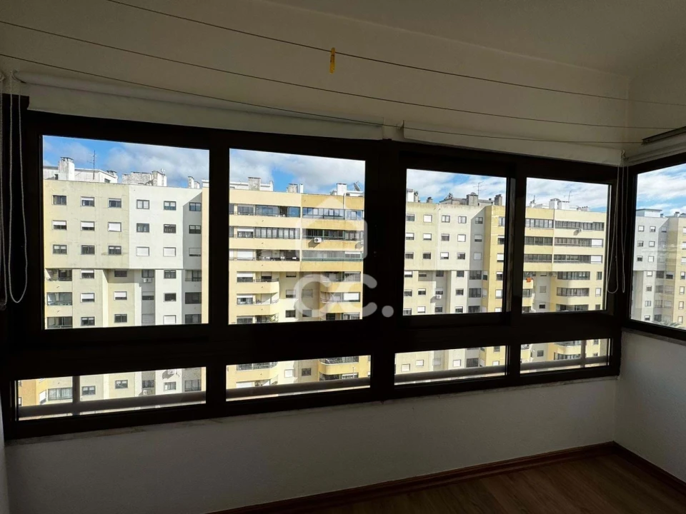 Apartamento T3 para Arrendamento em Loures Foto 7