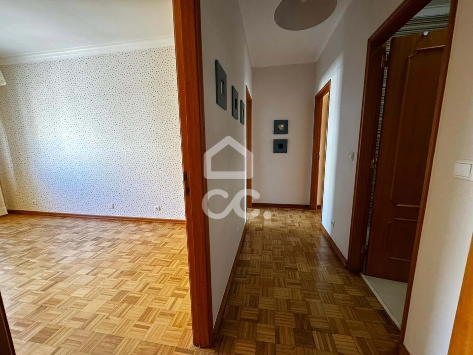 Apartamento T3 para Arrendamento em Loures Foto 9