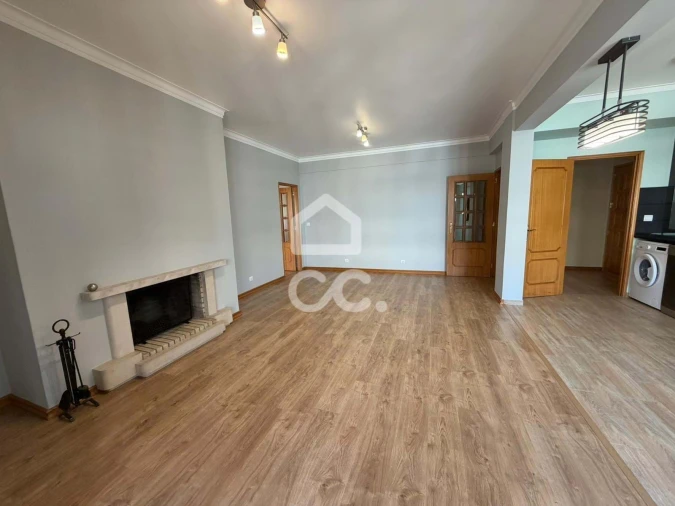 Apartamento T3 para Arrendamento em Loures Foto 6