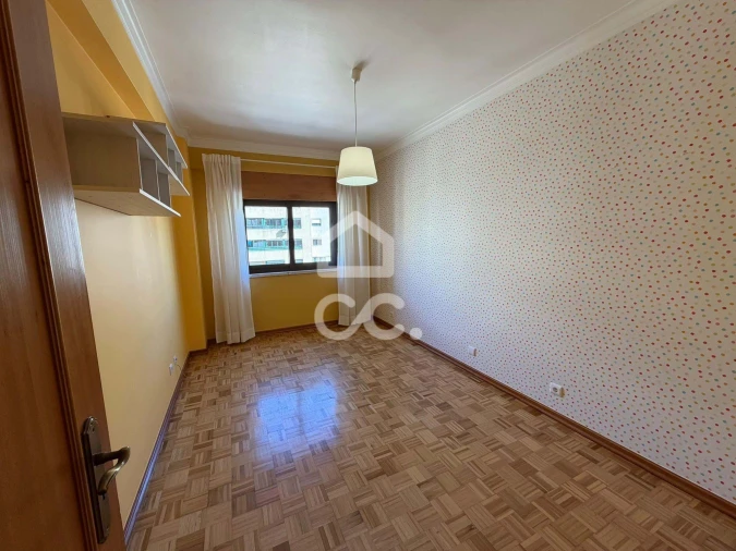 Apartamento T3 para Arrendamento em Loures Foto 12