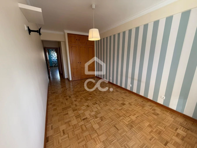 Apartamento T3 para Arrendamento em Loures Foto 16