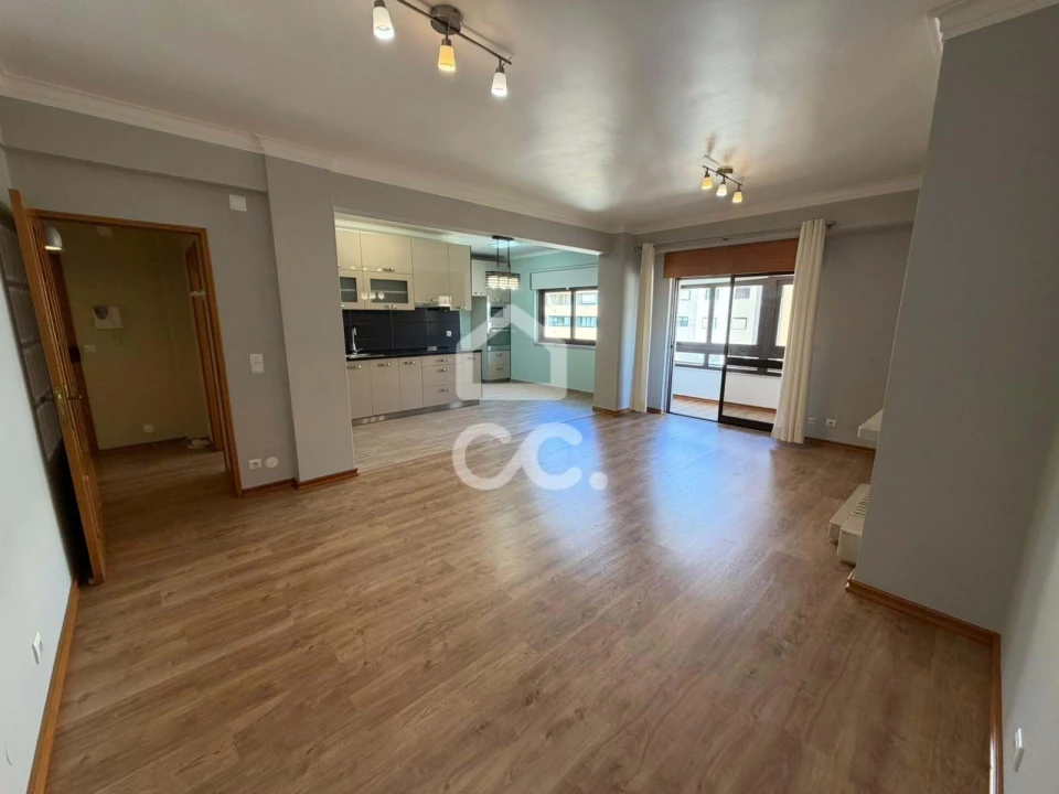 Apartamento T3 para Arrendamento em Loures Foto 1