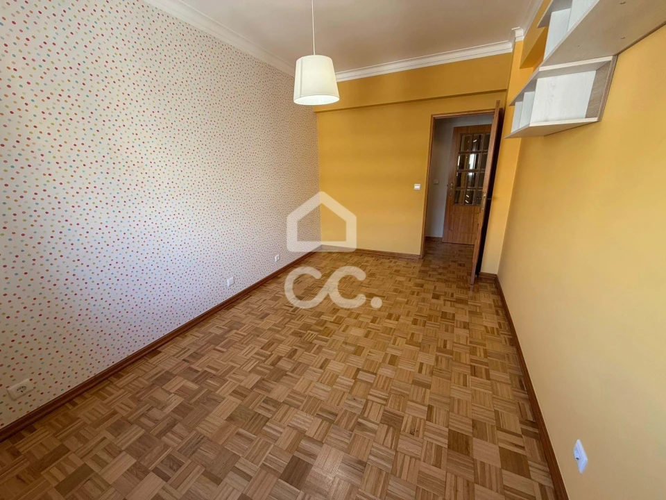 Apartamento T3 para Arrendamento em Loures Foto 11