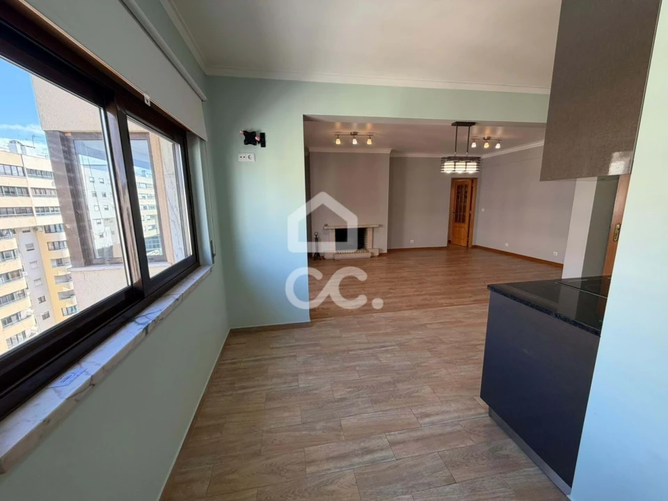Apartamento T3 para Arrendamento em Loures Foto 4