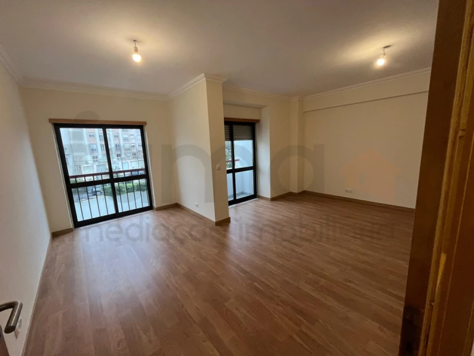 Apartamento T3 para Venda em Rio de Mouro Foto 7