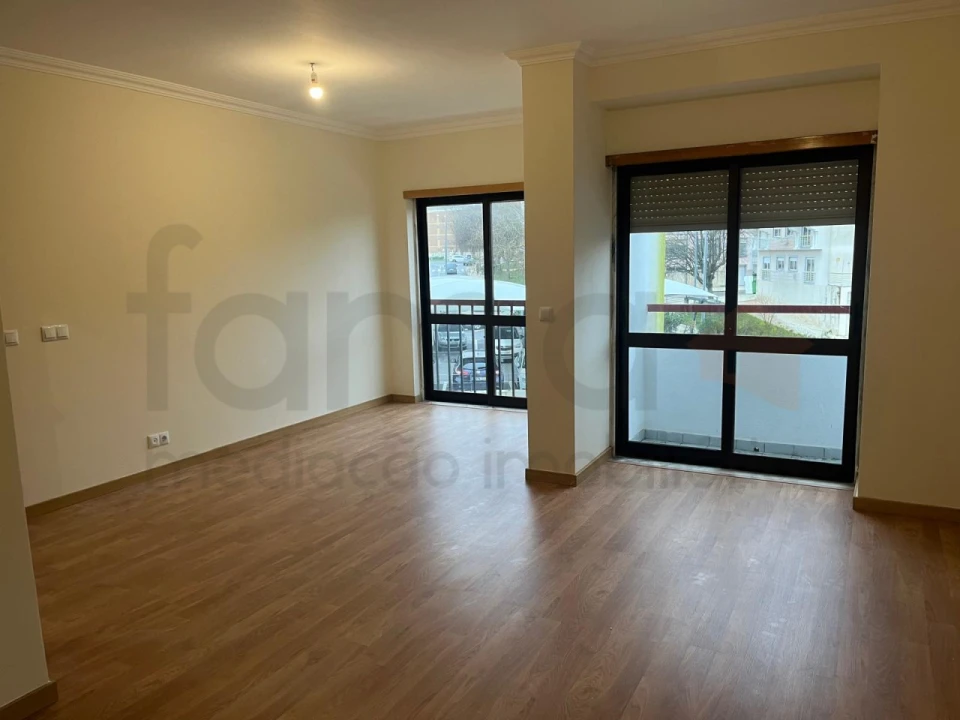 Apartamento T3 para Venda em Rio de Mouro Foto 11