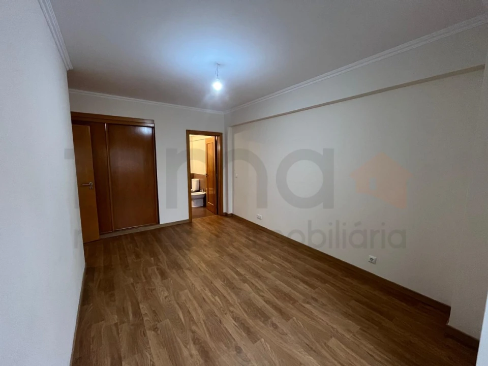 Apartamento T3 para Venda em Rio de Mouro Foto 18