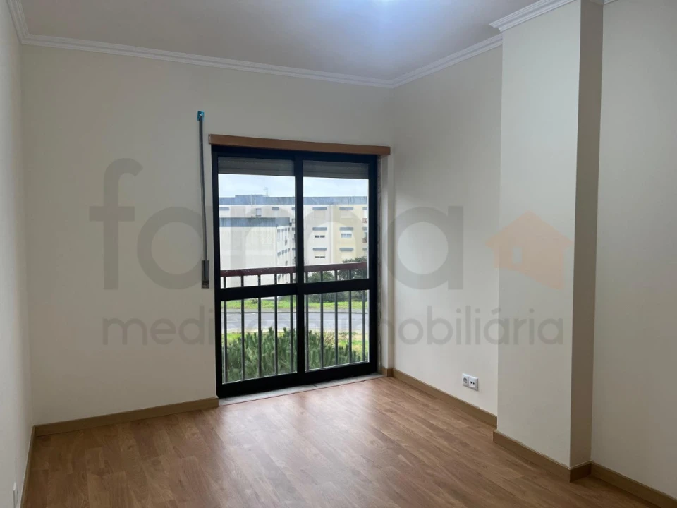 Apartamento T3 para Venda em Rio de Mouro Foto 24