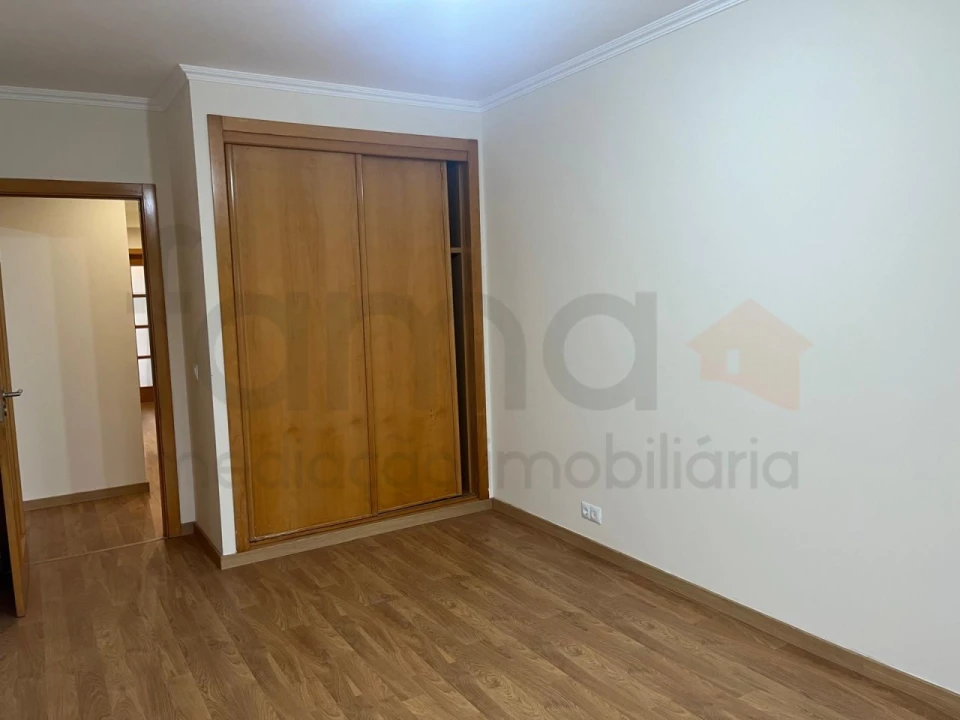 Apartamento T3 para Venda em Rio de Mouro Foto 25
