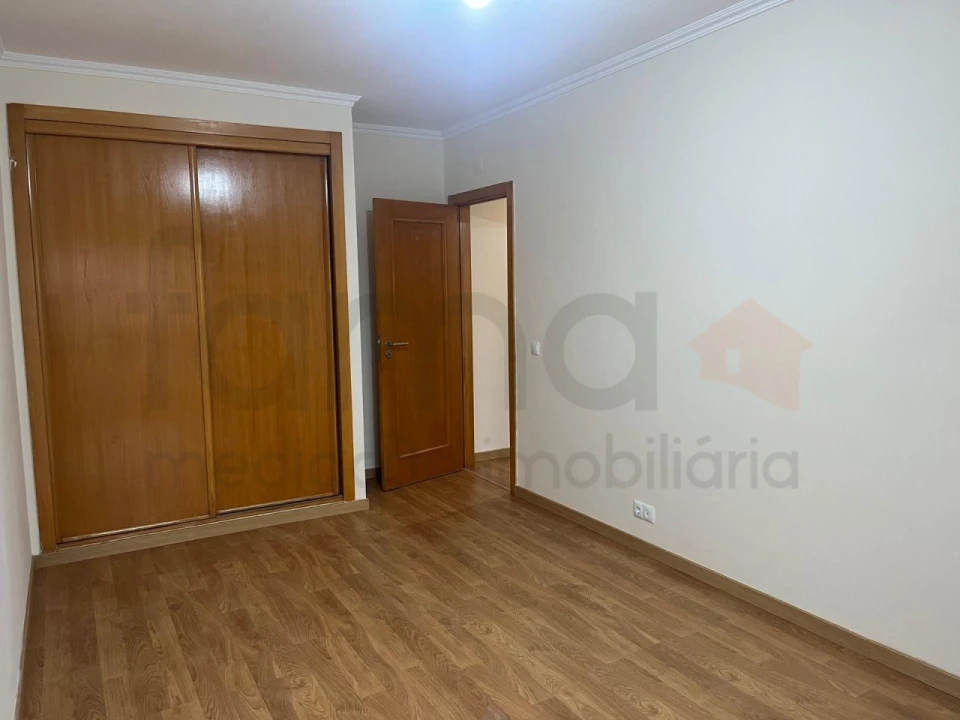 Apartamento T3 para Venda em Rio de Mouro Foto 28