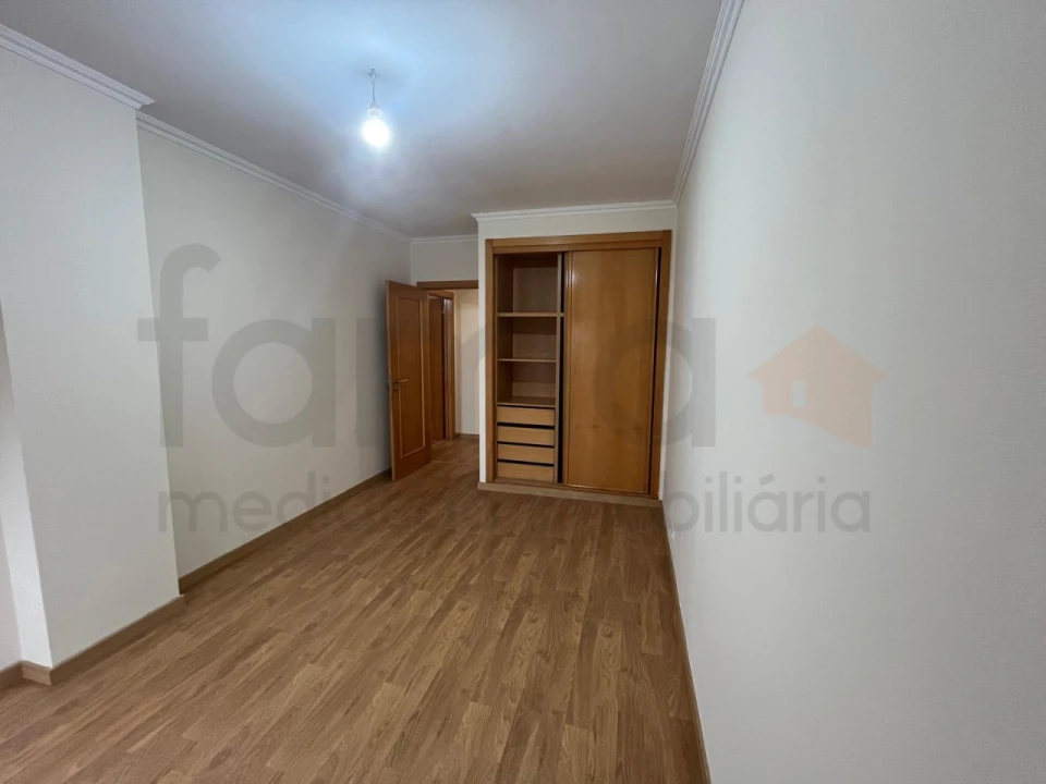 Apartamento T3 para Venda em Rio de Mouro Foto 34