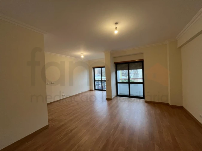 Apartamento T3 para Venda em Rio de Mouro Foto 8