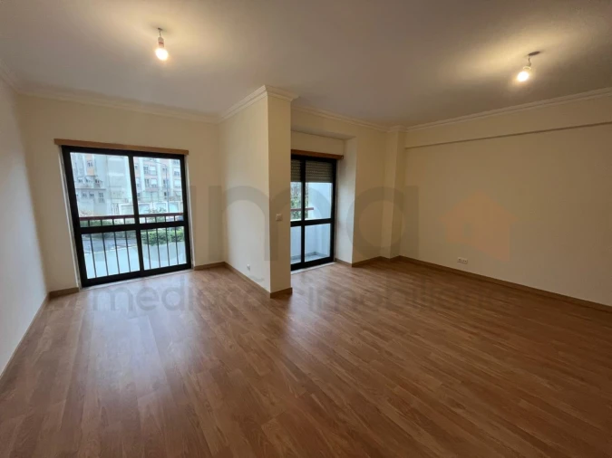 Apartamento T3 para Venda em Rio de Mouro Foto 12