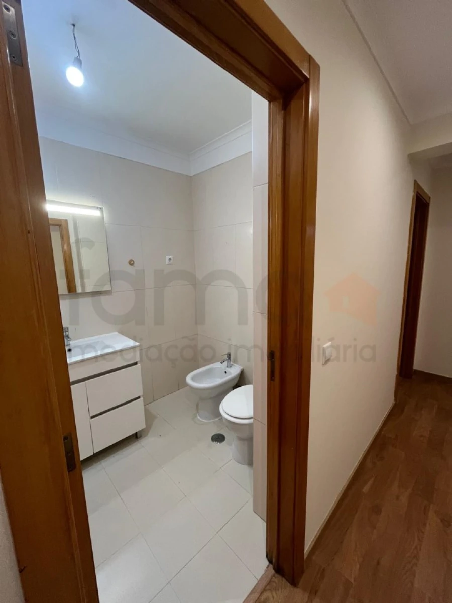 Apartamento T3 para Venda em Rio de Mouro Foto 16