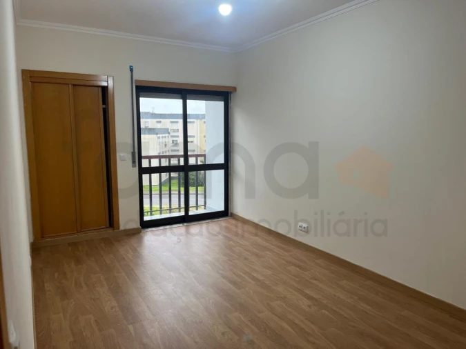 Apartamento T3 para Venda em Rio de Mouro Foto 29
