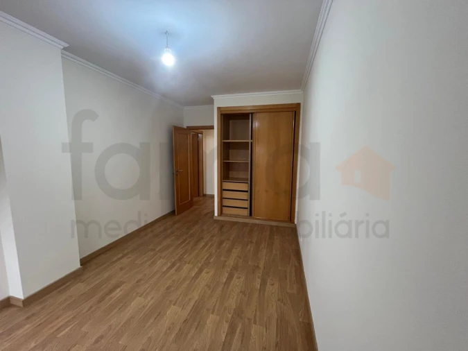 Apartamento T3 para Venda em Rio de Mouro Foto 34