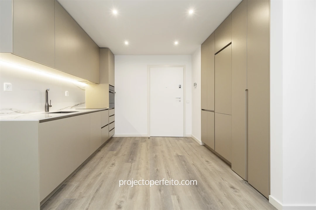 Apartamento T1 para Arrendamento em Santa Marinha e São Pedro da Afurada Foto 2