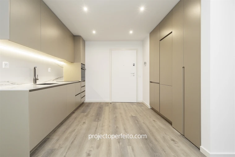 Apartamento T1 para Arrendamento em Santa Marinha e São Pedro da Afurada Foto 2