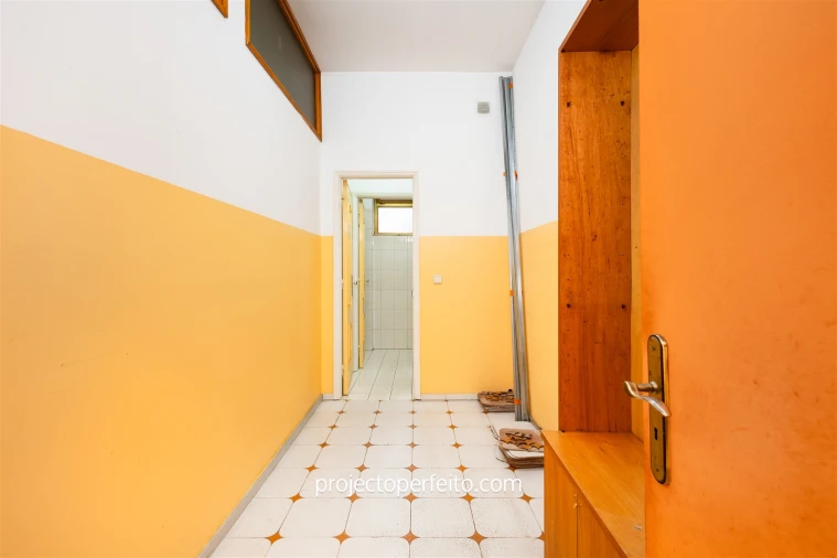 Loja para Arrendamento em Santa Marinha e São Pedro da Afurada Foto 6