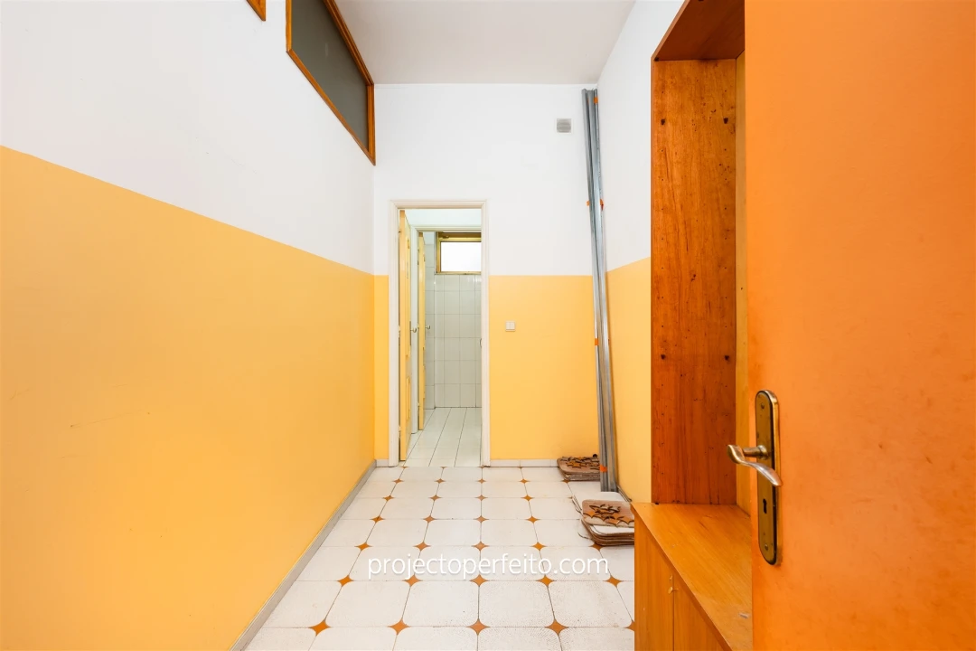 Loja para Arrendamento em Santa Marinha e São Pedro da Afurada Foto 6