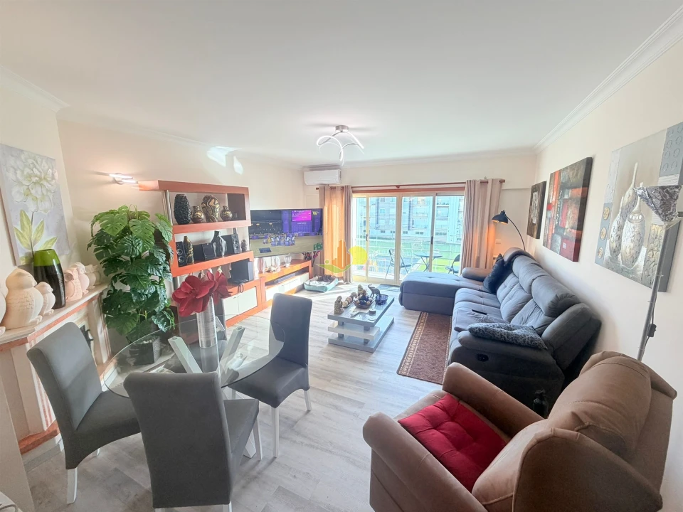 Apartamento T2 para Venda em Tavarede Foto 1