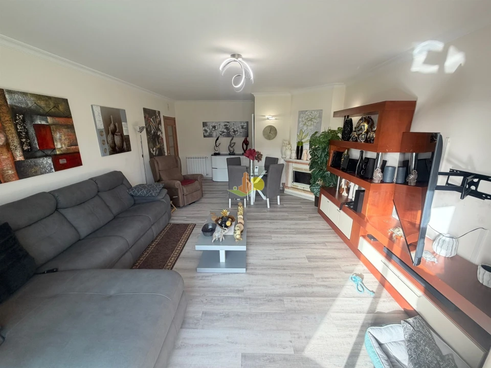 Apartamento T2 para Venda em Tavarede Foto 6