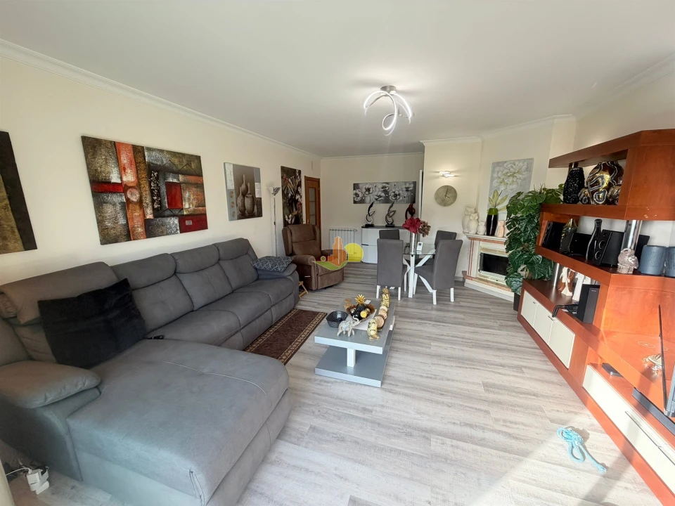 Apartamento T2 para Venda em Tavarede Foto 8