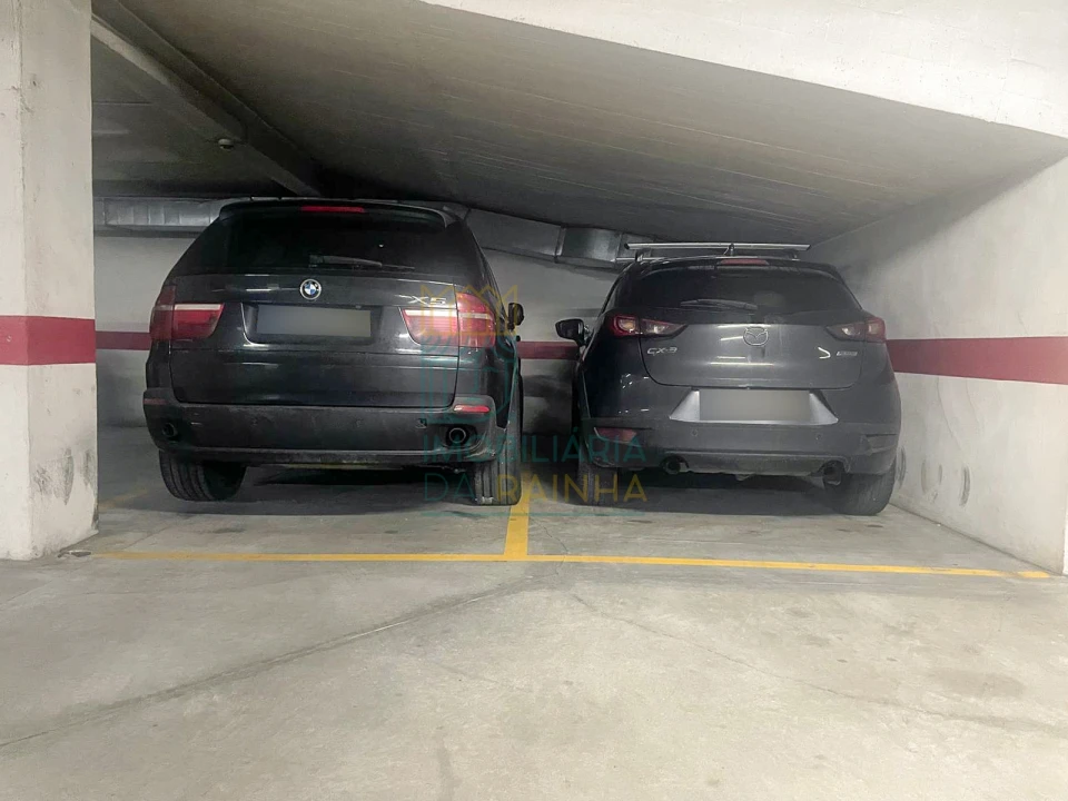 Garagem para Arrendamento em Nossa Senhora do Pópulo, Coto e São Gregório Foto 1