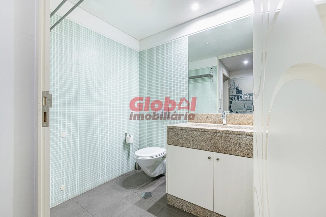 Apartamento T2 para Venda em Viseu Foto 3