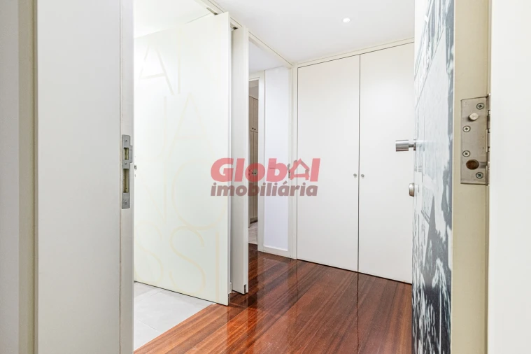 Apartamento T2 para Venda em Viseu Foto 2