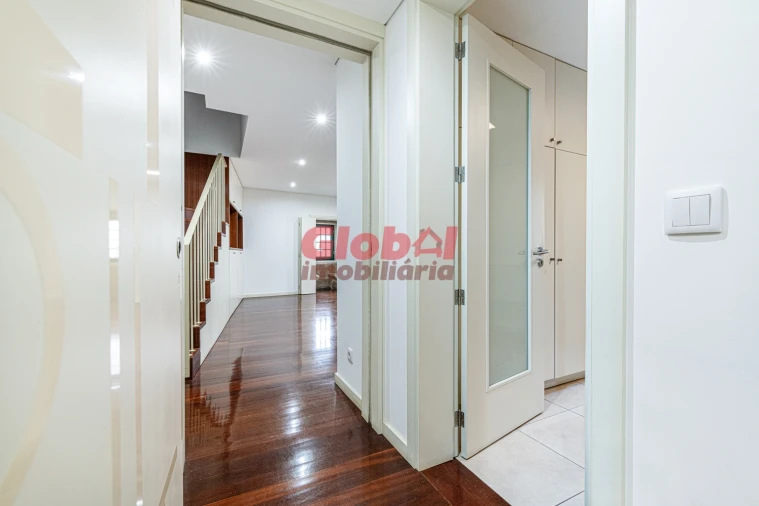 Apartamento T2 para Venda em Viseu Foto 4