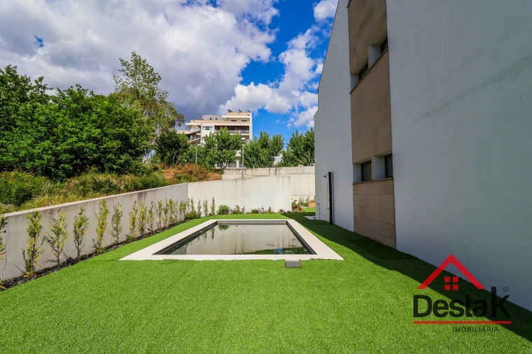 Moradia T5 para Arrendamento em Viseu Foto 42