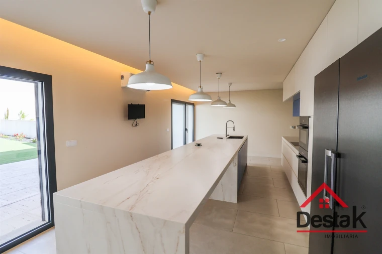 Moradia T5 para Arrendamento em Viseu Foto 3