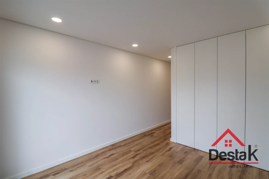 Apartamento T3 para Arrendamento em Ranhados Foto 22