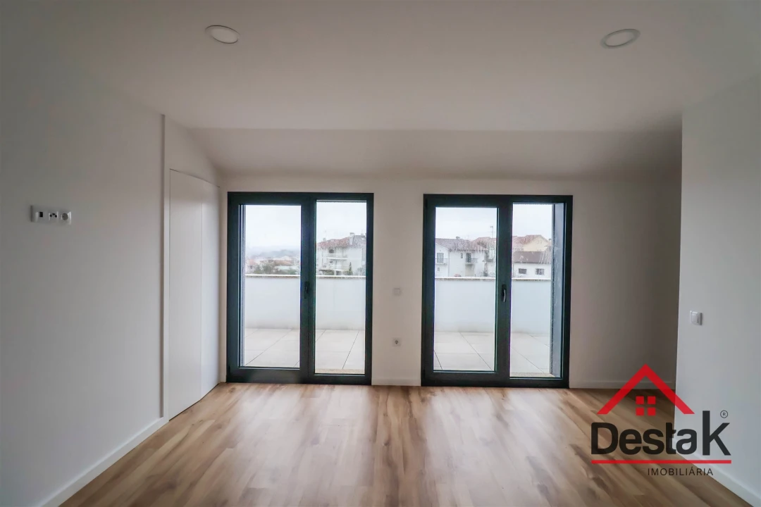 Apartamento T3 para Arrendamento em Ranhados Foto 10