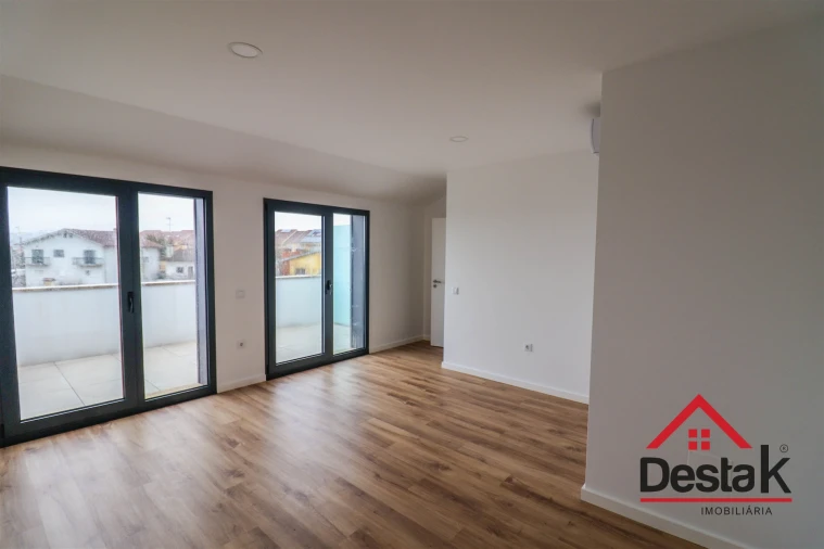 Apartamento T3 para Arrendamento em Ranhados Foto 9