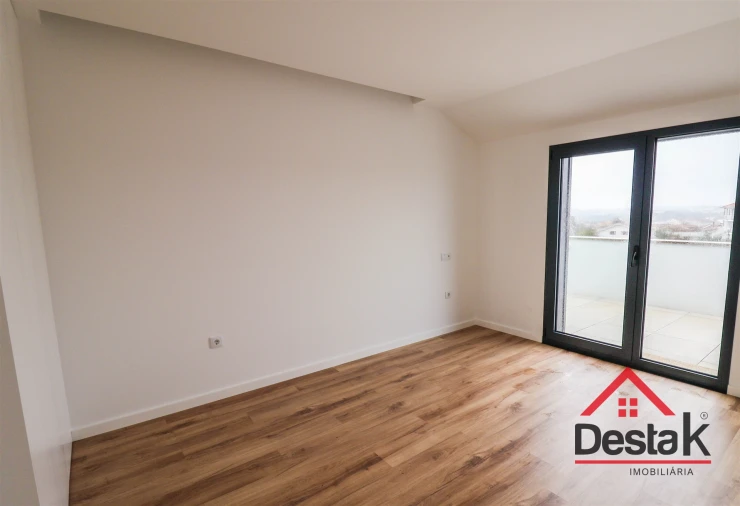 Apartamento T3 para Arrendamento em Ranhados Foto 5