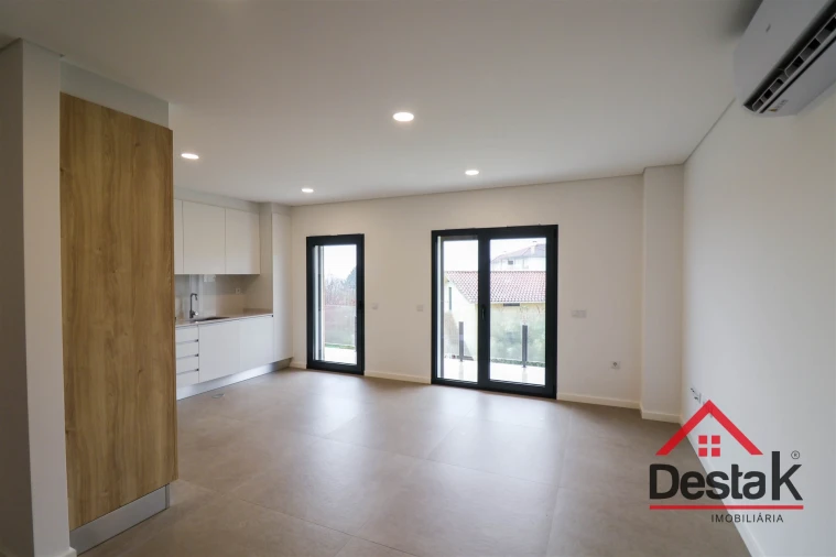 Apartamento T3 para Arrendamento em Ranhados Foto 3