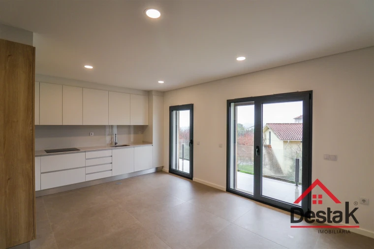 Apartamento T3 para Arrendamento em Ranhados Foto 2