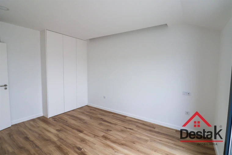 Apartamento T3 para Arrendamento em Ranhados Foto 6