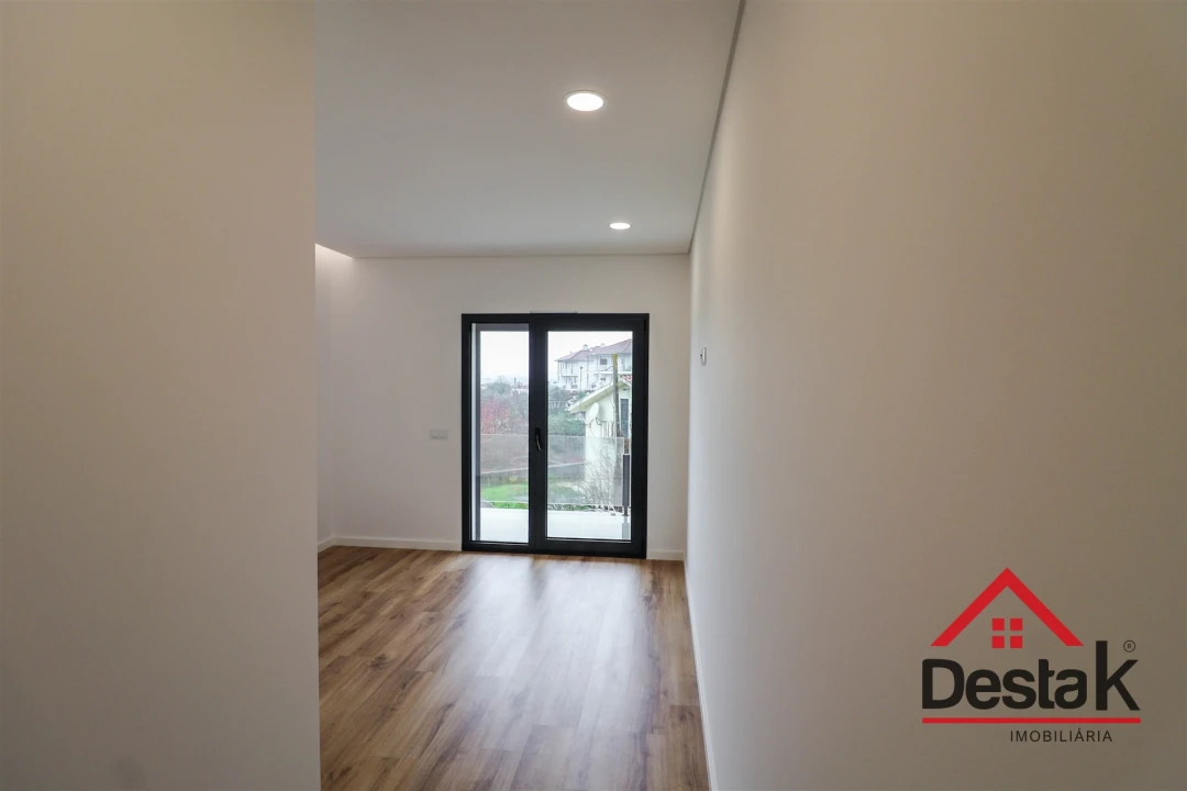 Apartamento T3 para Arrendamento em Ranhados Foto 20