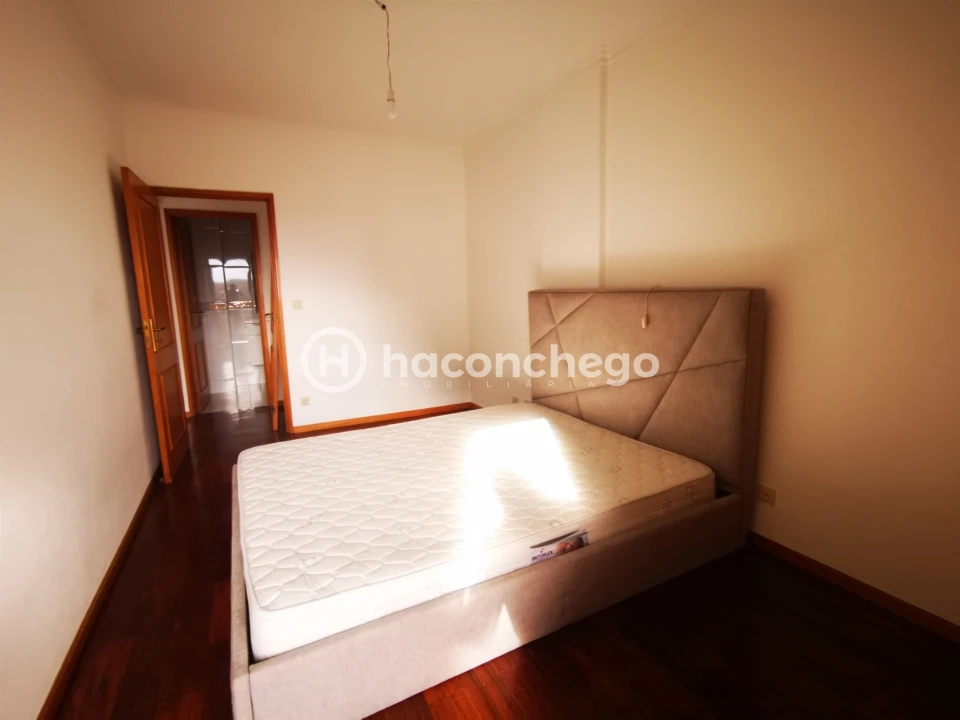 Apartamento T1 para Arrendamento em Arcozelo Foto 7