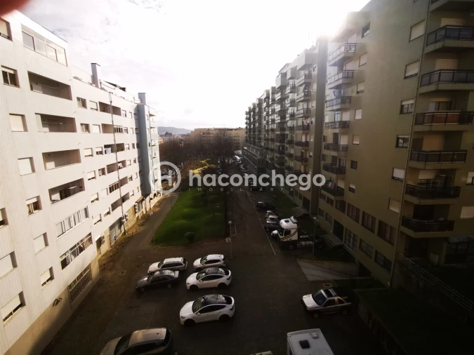 Apartamento T1 para Arrendamento em Arcozelo Foto 15